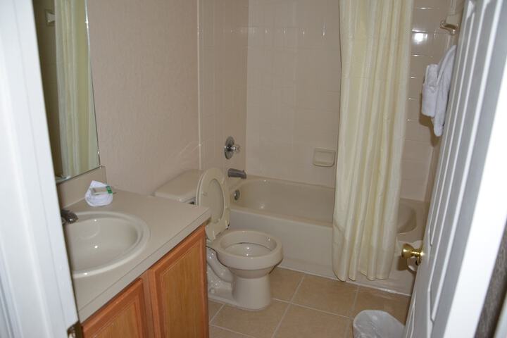 Room 10 of 15