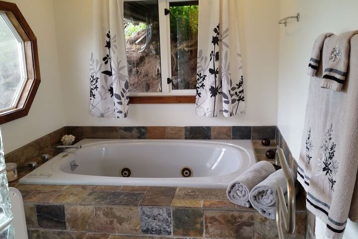 Volcano Acres Ranch B & B