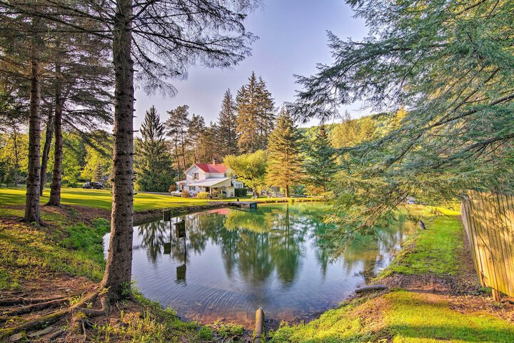 3-acre Lodge w / Snowmobile & Four-wheeling Trails