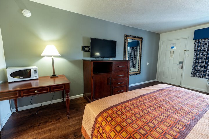 Room 30 of 40