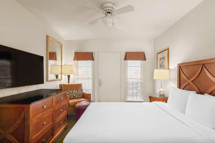 Room 11 of 37