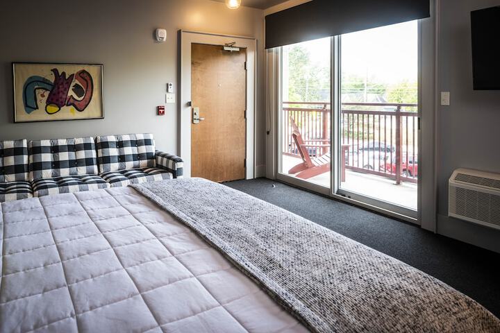 Room 140 of 335
