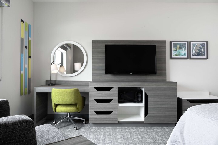 Room 8 of 23