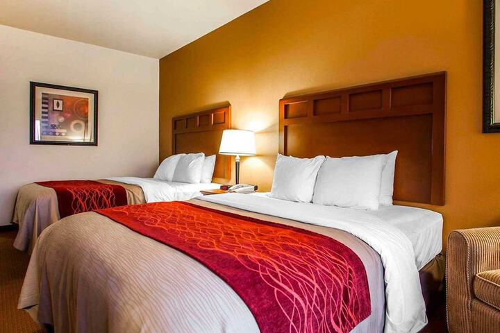 Comfort Inn & Suites Grinnell near I-80