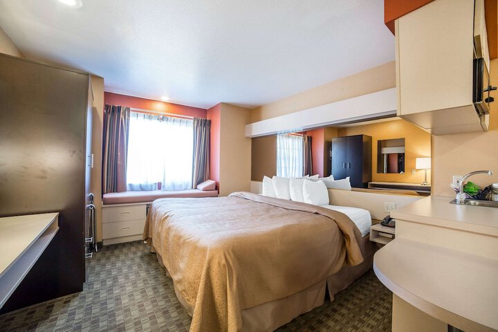Room 16 of 44