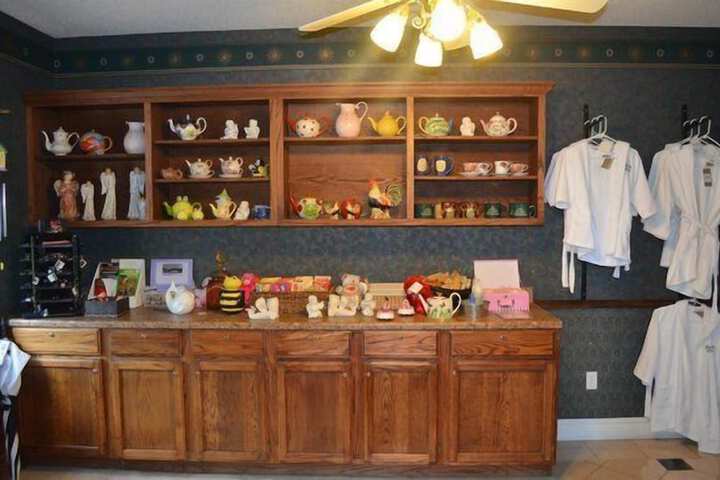 Gift Shop 80 of 85