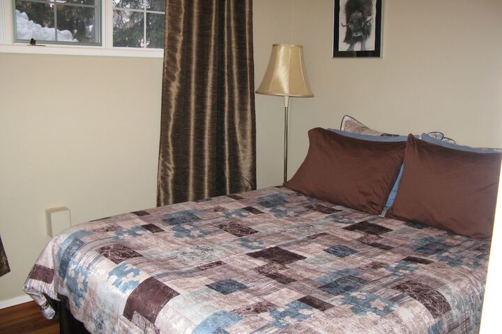 Room 6 of 32