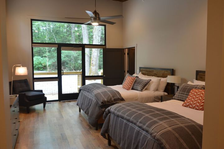 Dancing Bear Lodge