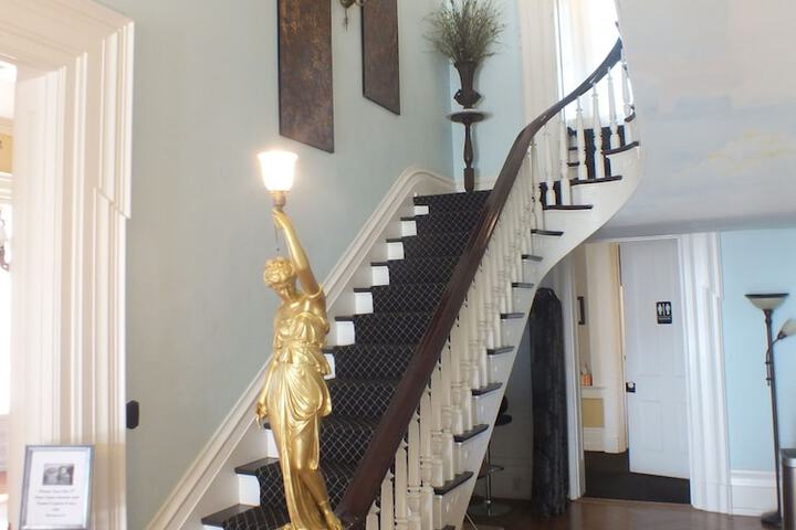 The Pepin Mansion Historic B & B