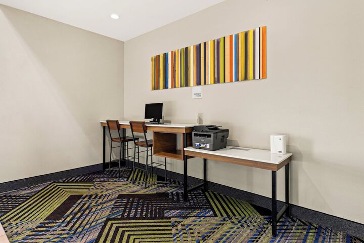Business Center 37 of 37