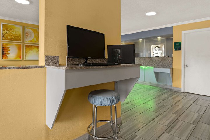 Quality Inn & Suites Dublin