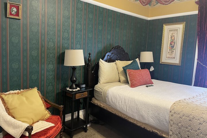 Room 21 of 93
