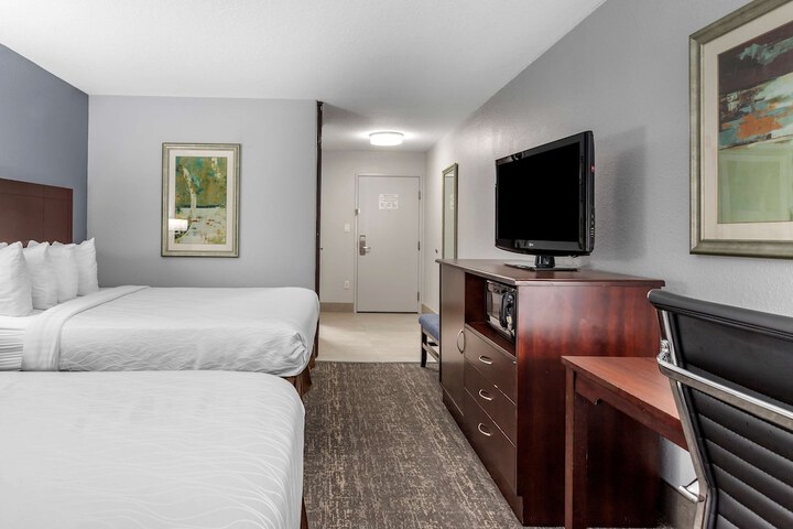 Room 11 of 25
