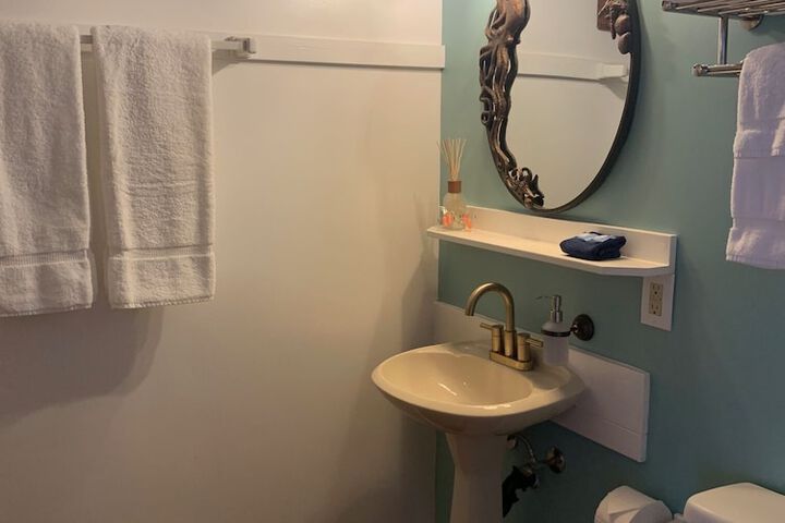 Room 34 of 83