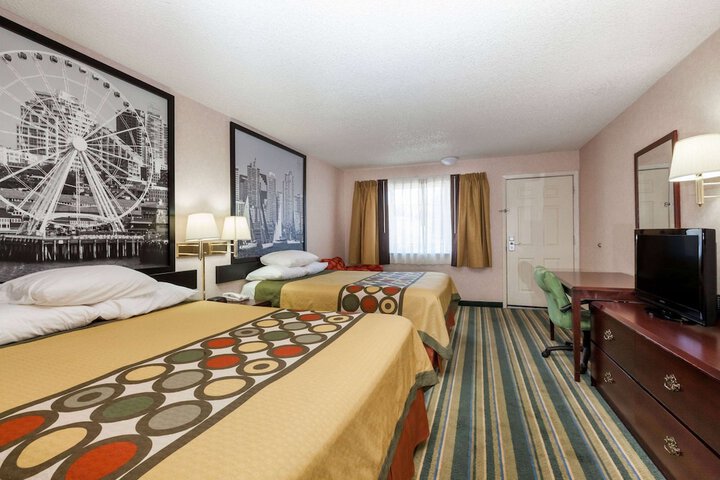 Room 15 of 28
