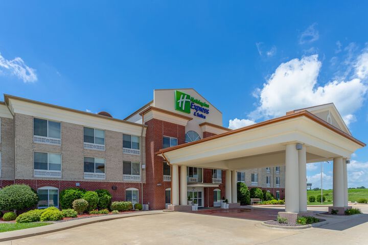 Holiday Inn Express & Suites Vandalia by IHG