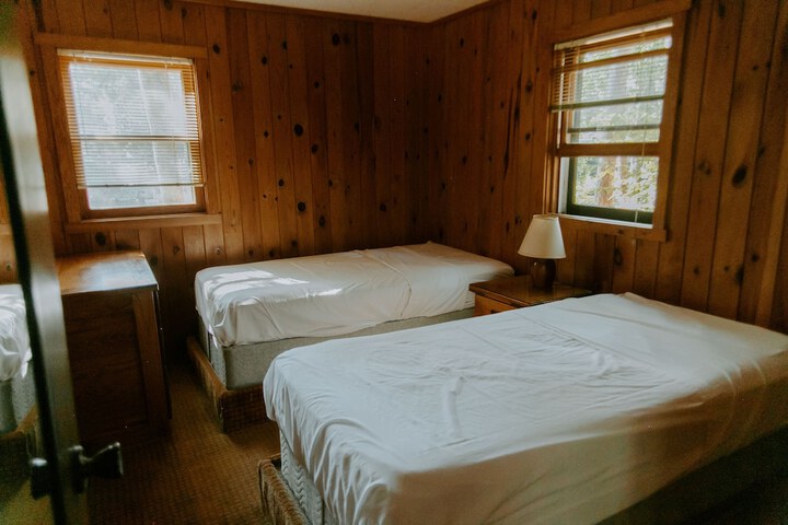 Room 100 of 132