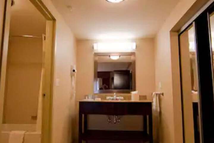 Room 10 of 45