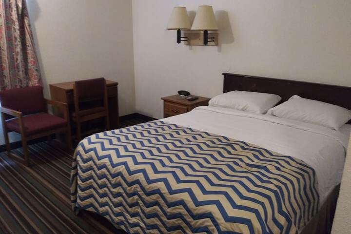 Room 26 of 43