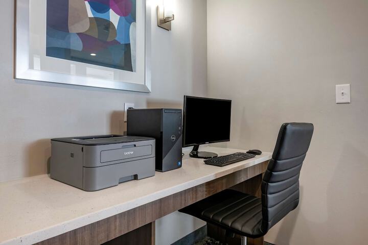 Business Center 29 of 29