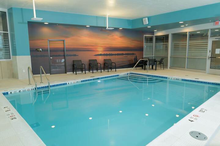 Hampton Inn & Suites Erie Bayfront