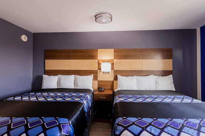 Room 8 of 13