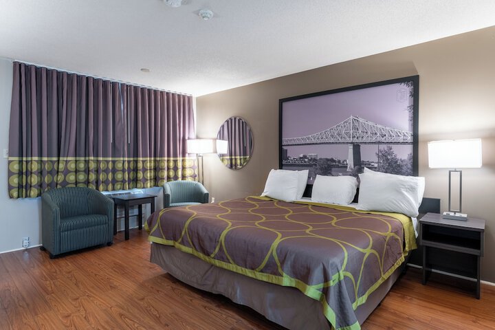Super 8 by Wyndham Gananoque / Country Squire Resort