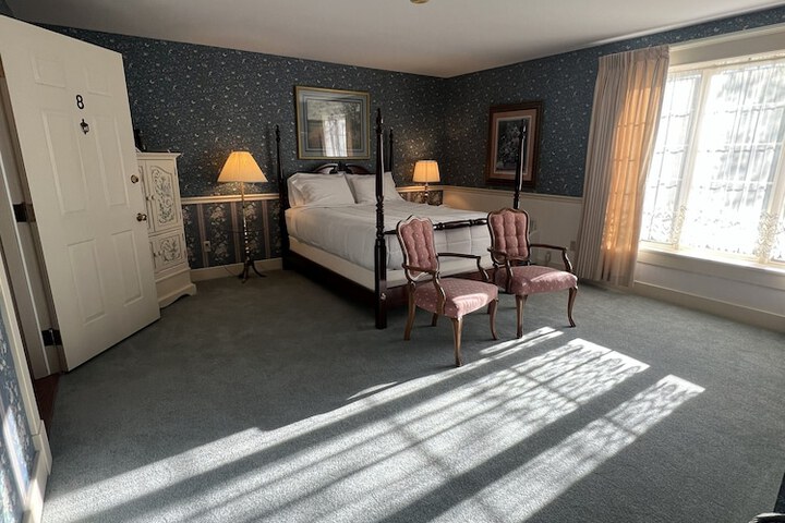 Strawtown Inn & Events