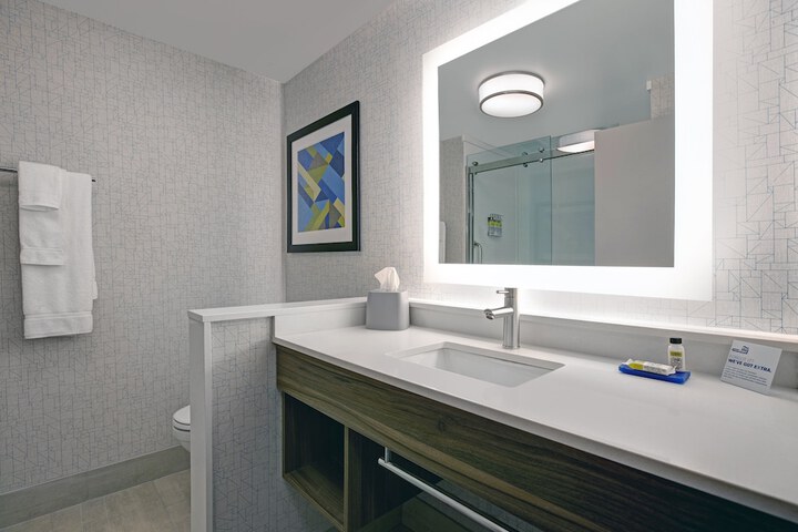 Room 33 of 50