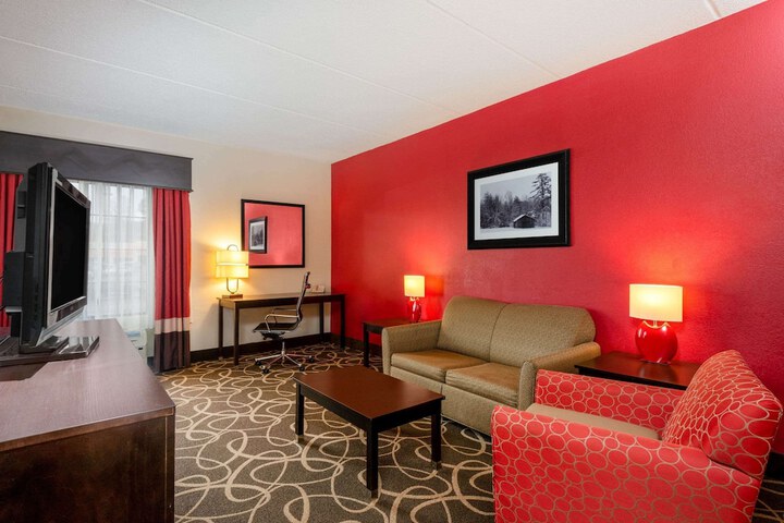 Room 33 of 50