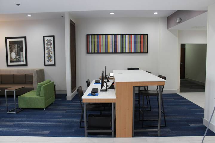 Business Center 68 of 68