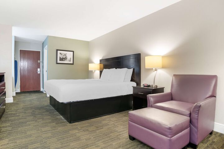 Room 13 of 27