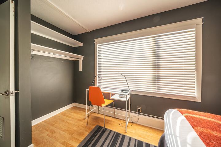 Room 33 of 38