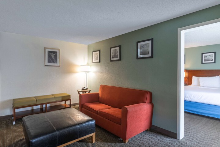 Days Inn by Wyndham Greenville