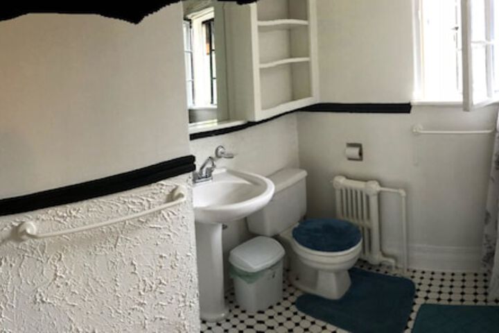 Room 32 of 43