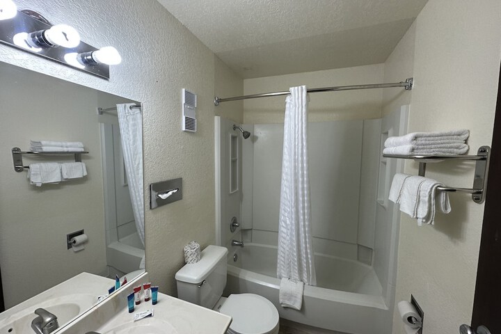 Room 13 of 21