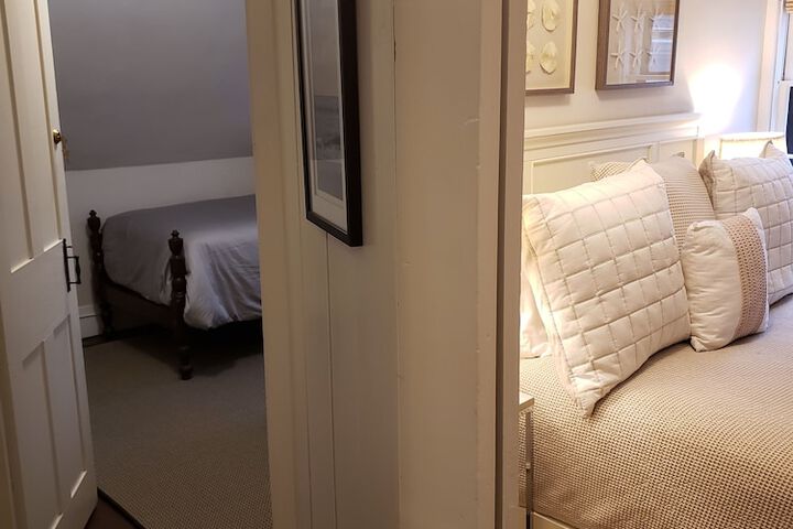Room 13 of 32