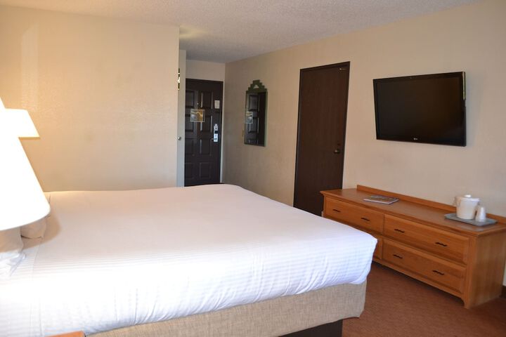 Room 11 of 36