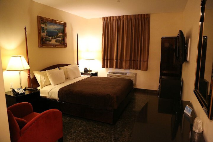 Room 23 of 61