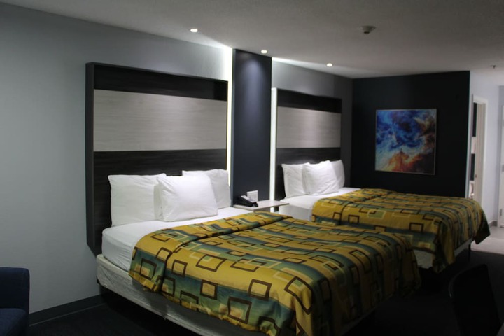 Room 18 of 31