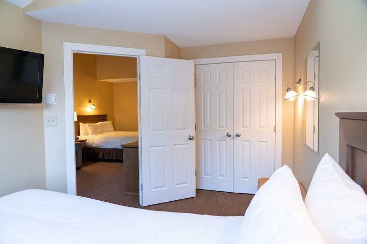 Room 19 of 65