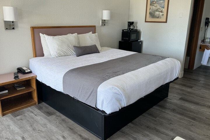Room 12 of 12