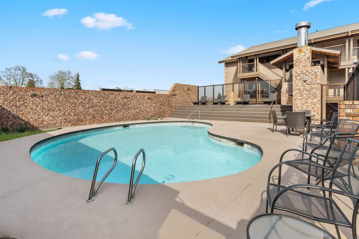 Pool 4 of 72