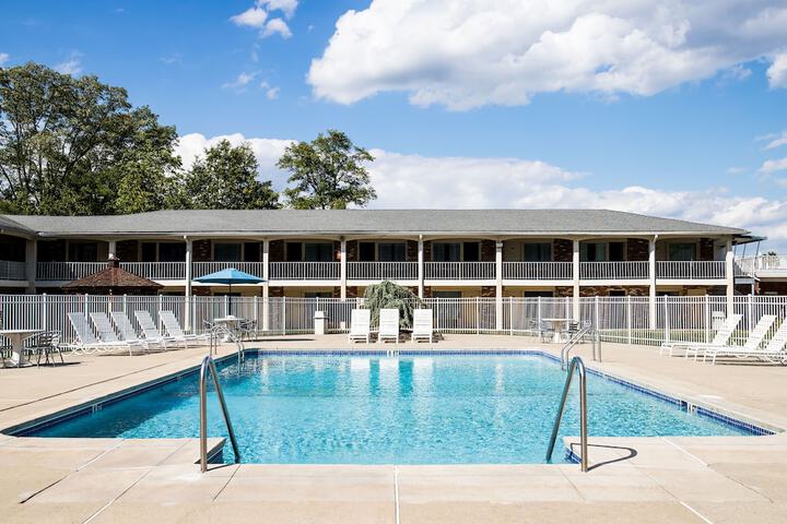 Pool 7 of 27