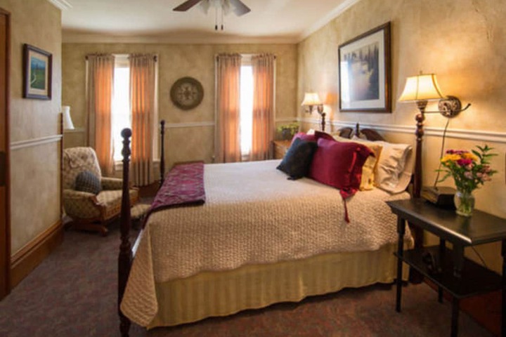 Room 13 of 30
