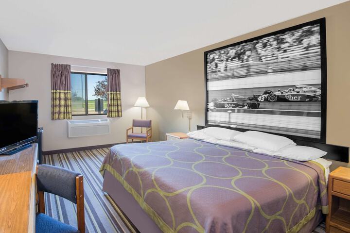 Super 8 by Wyndham Knoxville