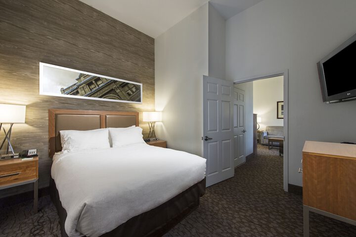 Room 21 of 40