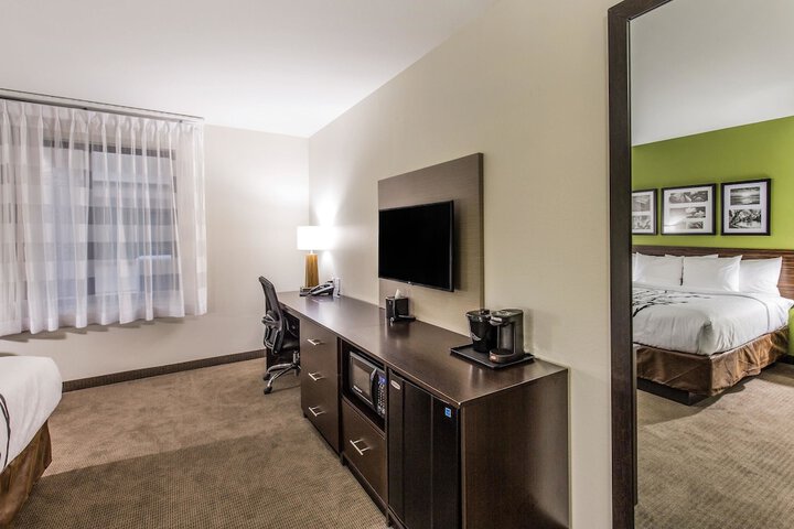 Room 14 of 32