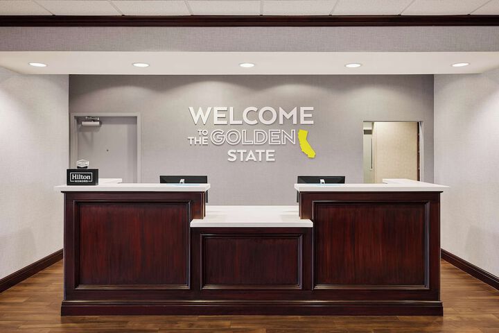 Hampton Inn & Suites Ridgecrest