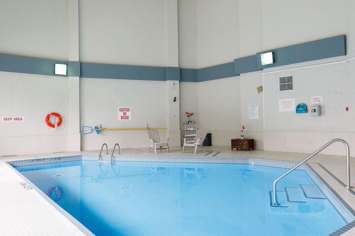 Pool 10 of 44